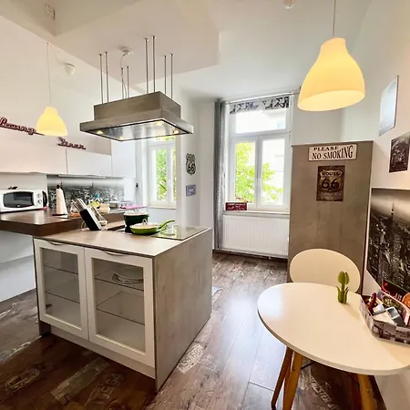 Apartment Newyork Fuer 4 Mit Kueche Und Wifi *