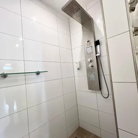 Apartment Newyork Fuer 4 Mit Kueche Und Wifi Essen
