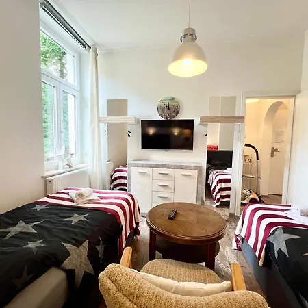 Apartment Newyork Fuer 4 Mit Kueche Und Wifi